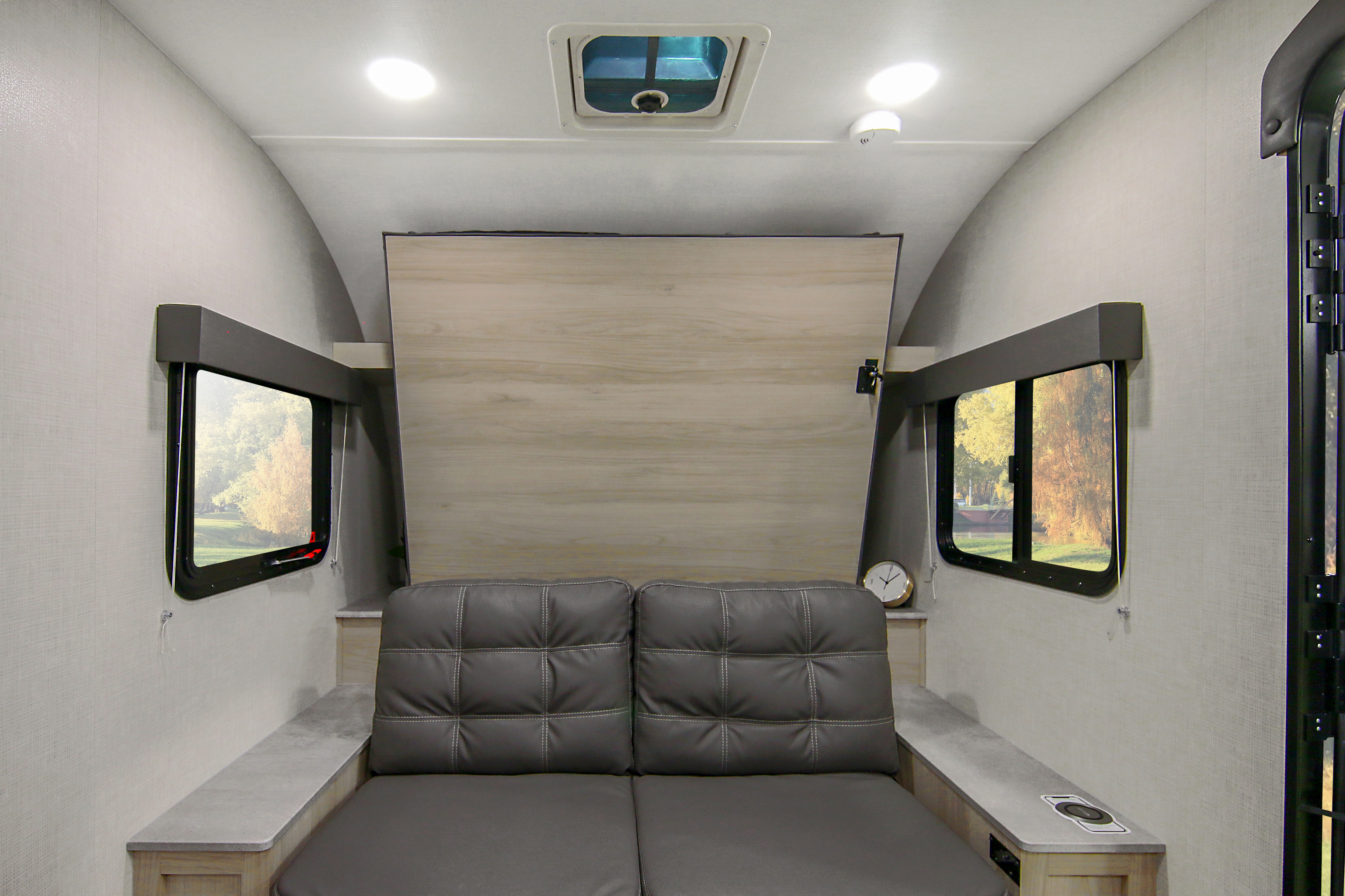 2026 Winnebago Hike 100 H171DB photo 5